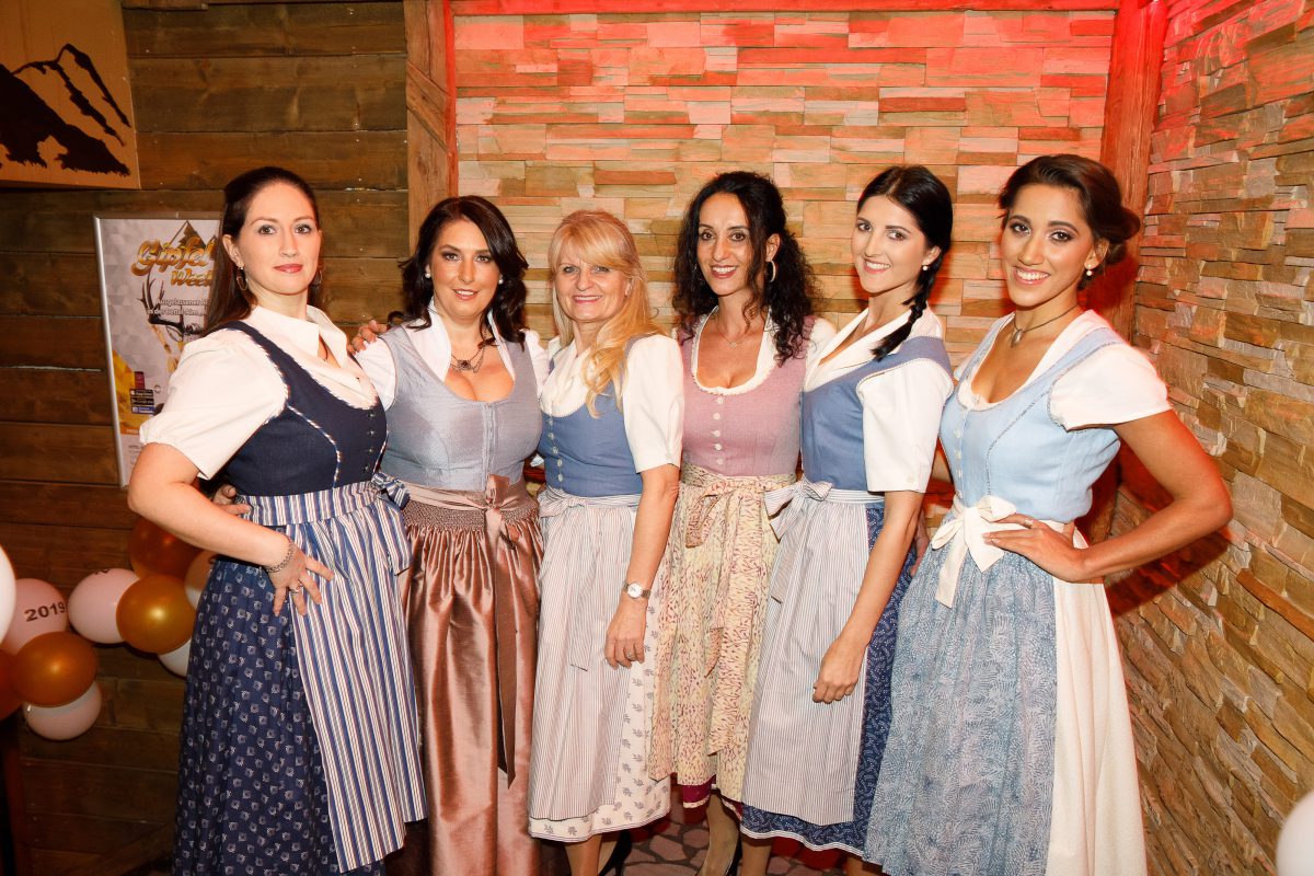 Kick-off zum Promiskirennen in der Bettelalm