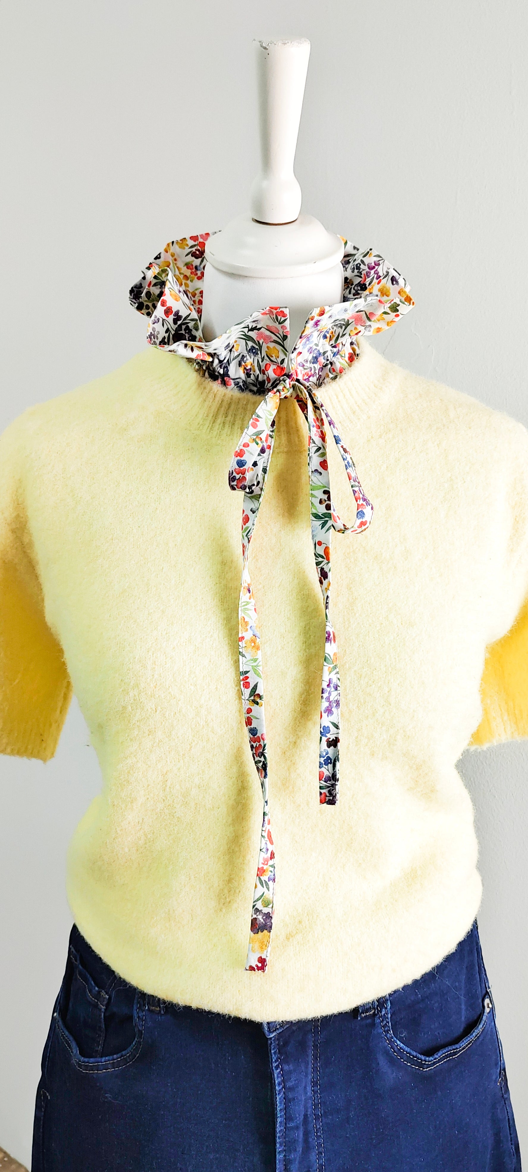 Funnelneck - gerüschter Jabotkragen "JAIMY"