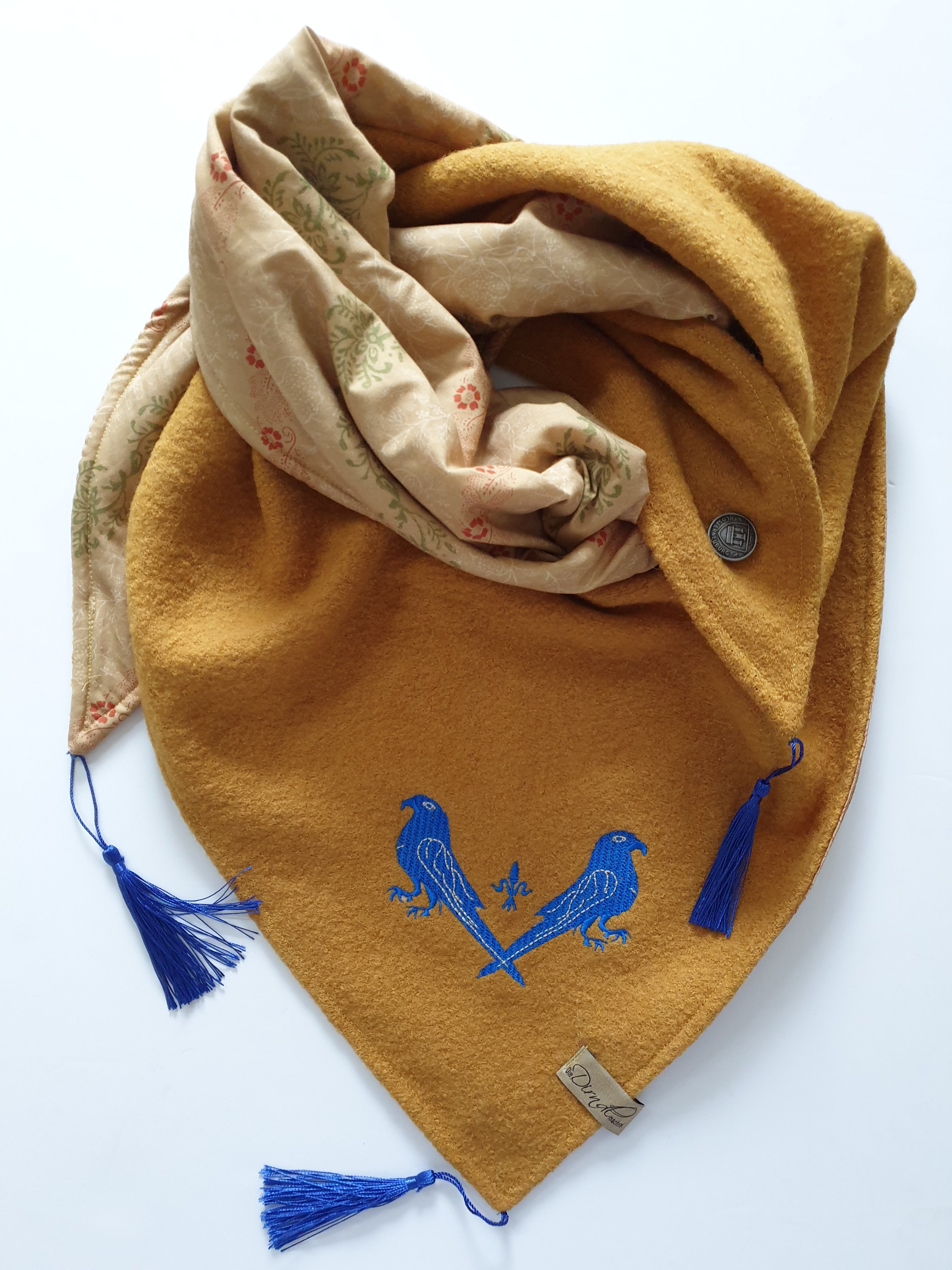 KL 0025 - Schultertuch Klosterneuburger Tracht