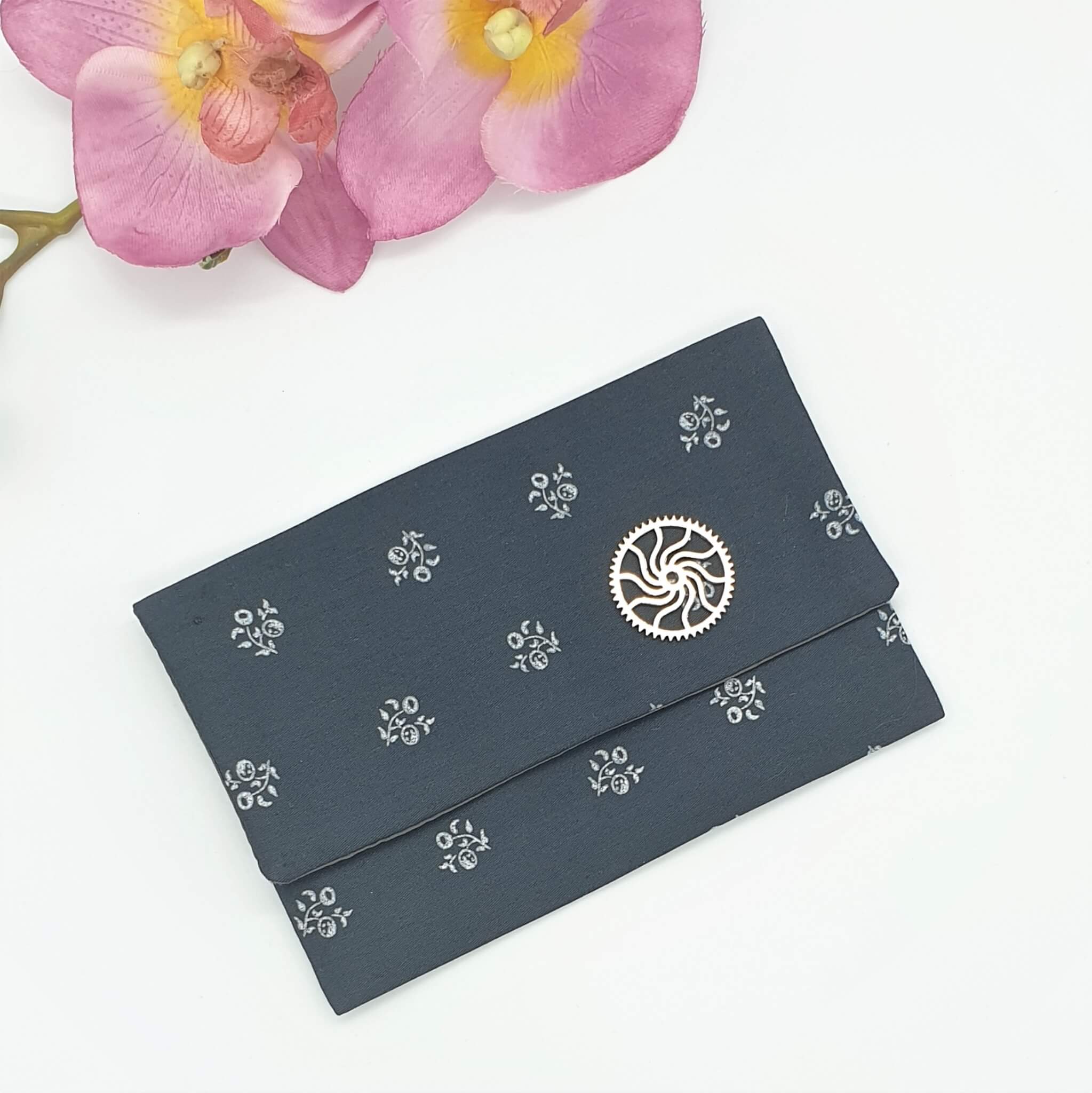 Tasche zur Aufbewahrung der BMNS-Schutzmaske aus anthrazitfarbener Baumwolle, Dirndlstoff