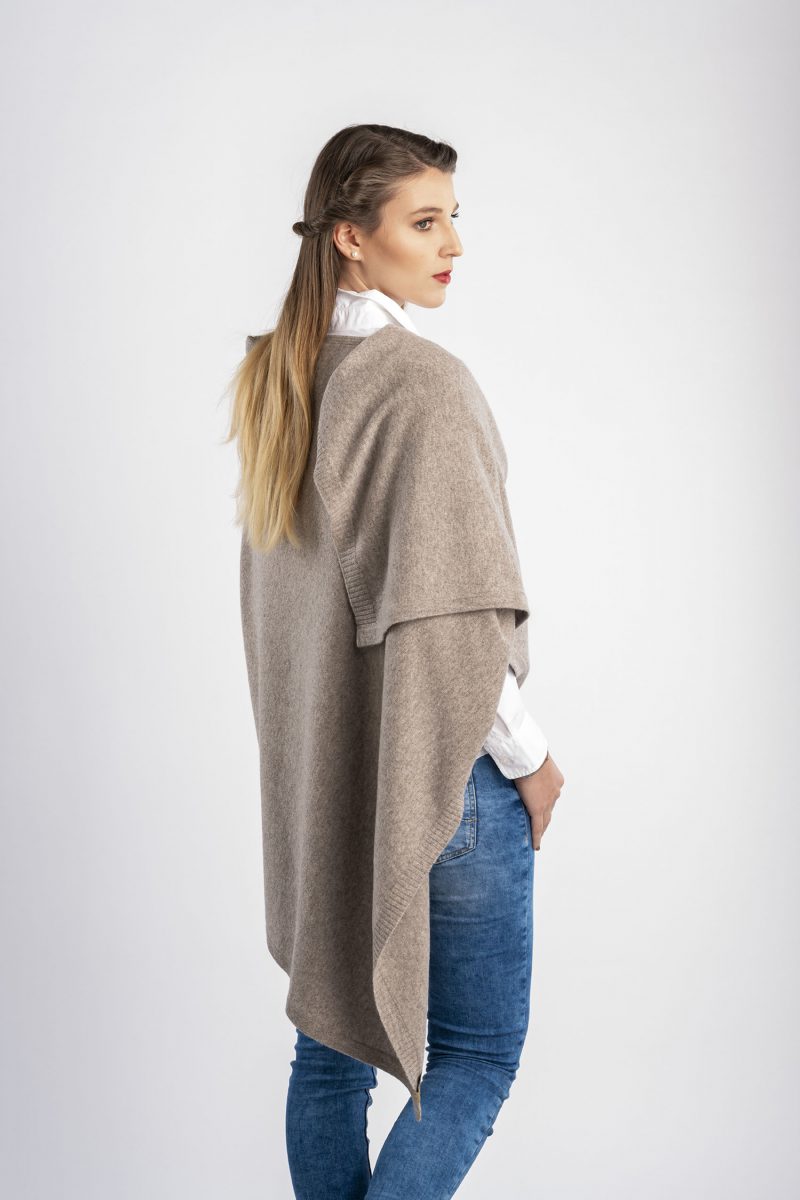 Wunderschöner kuscheliger warmer Poncho aus 100% Cashmere in beige