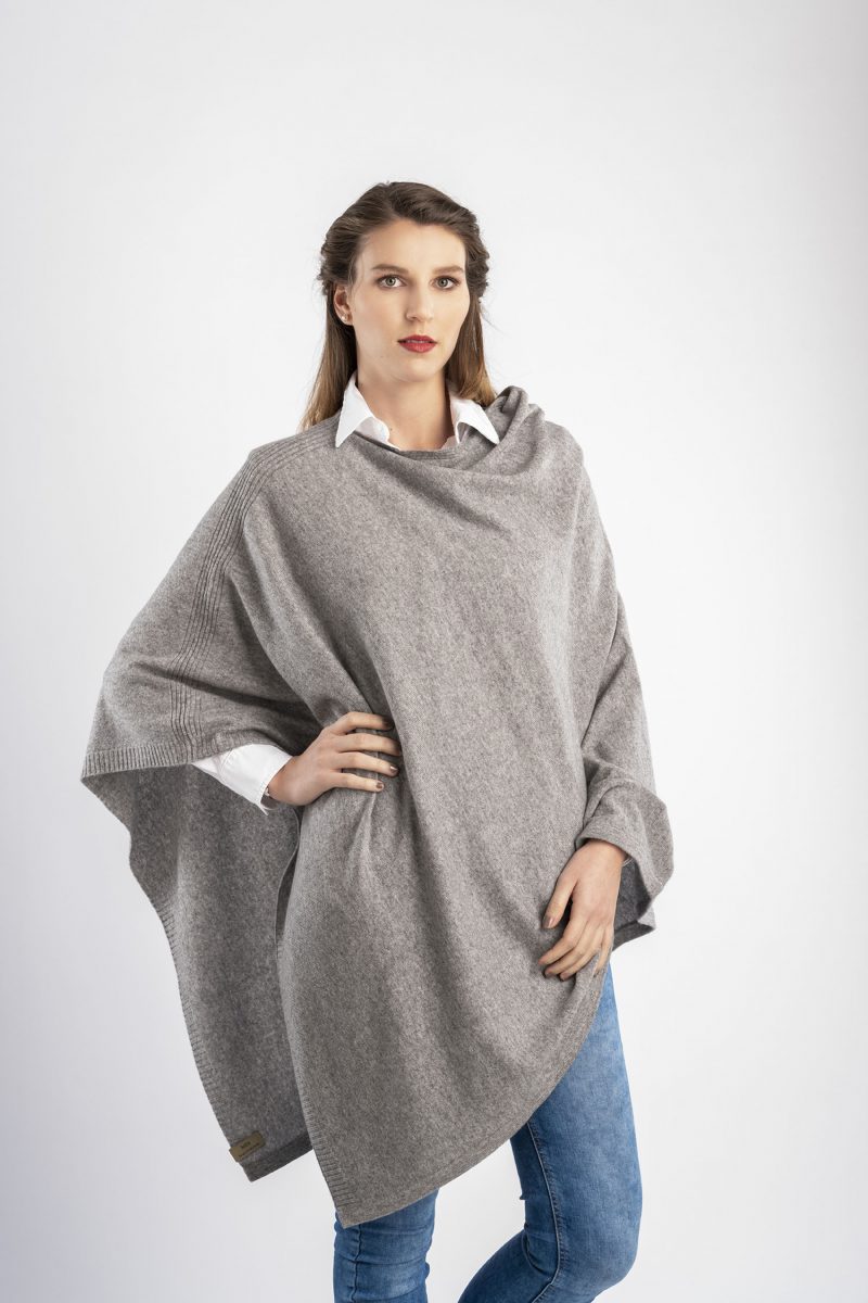 Wunderschöner kuscheliger warmer Poncho aus 100% Cashmere in grau