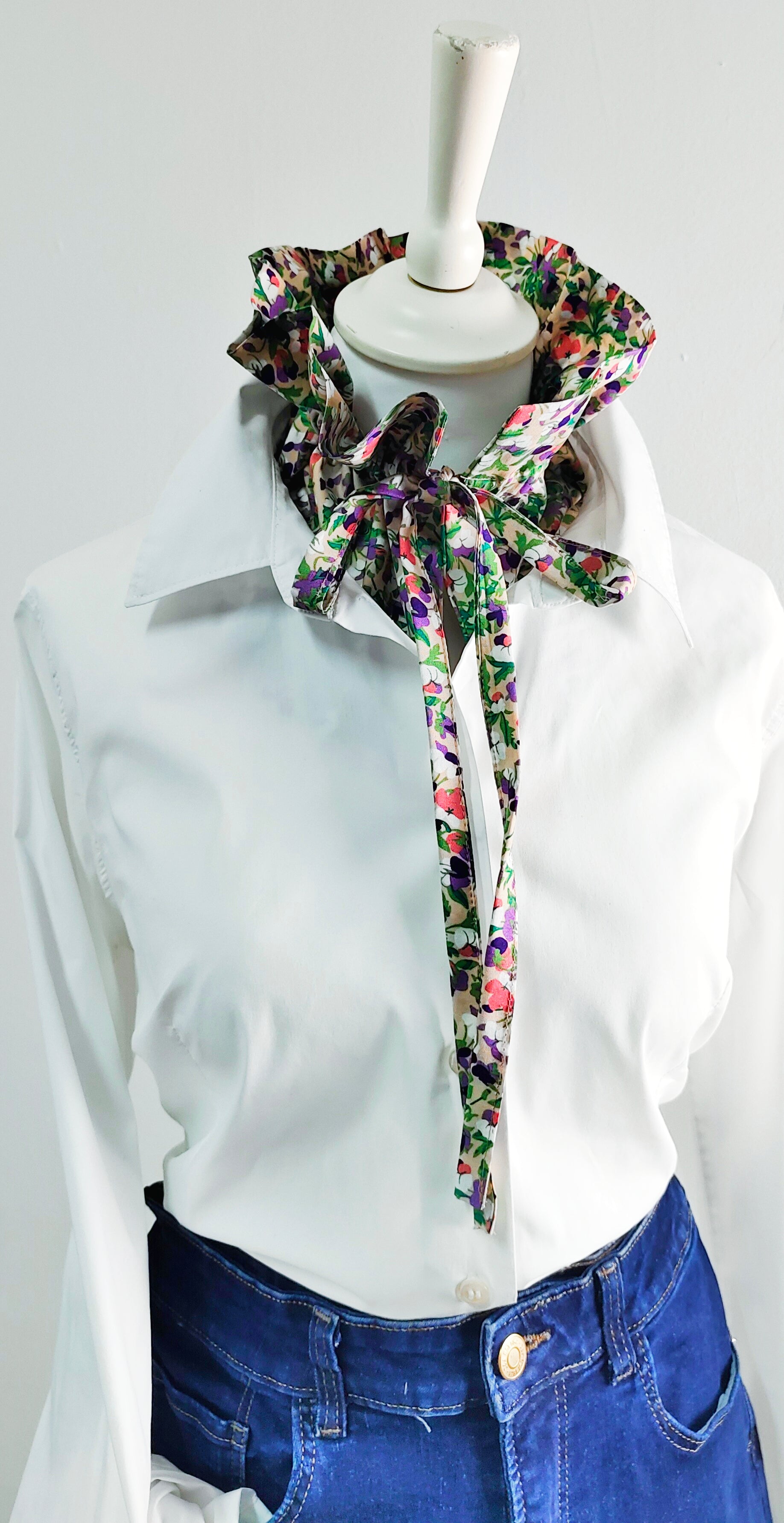 Funnelneck - gerüschter Jabotkragen "JAIMY"