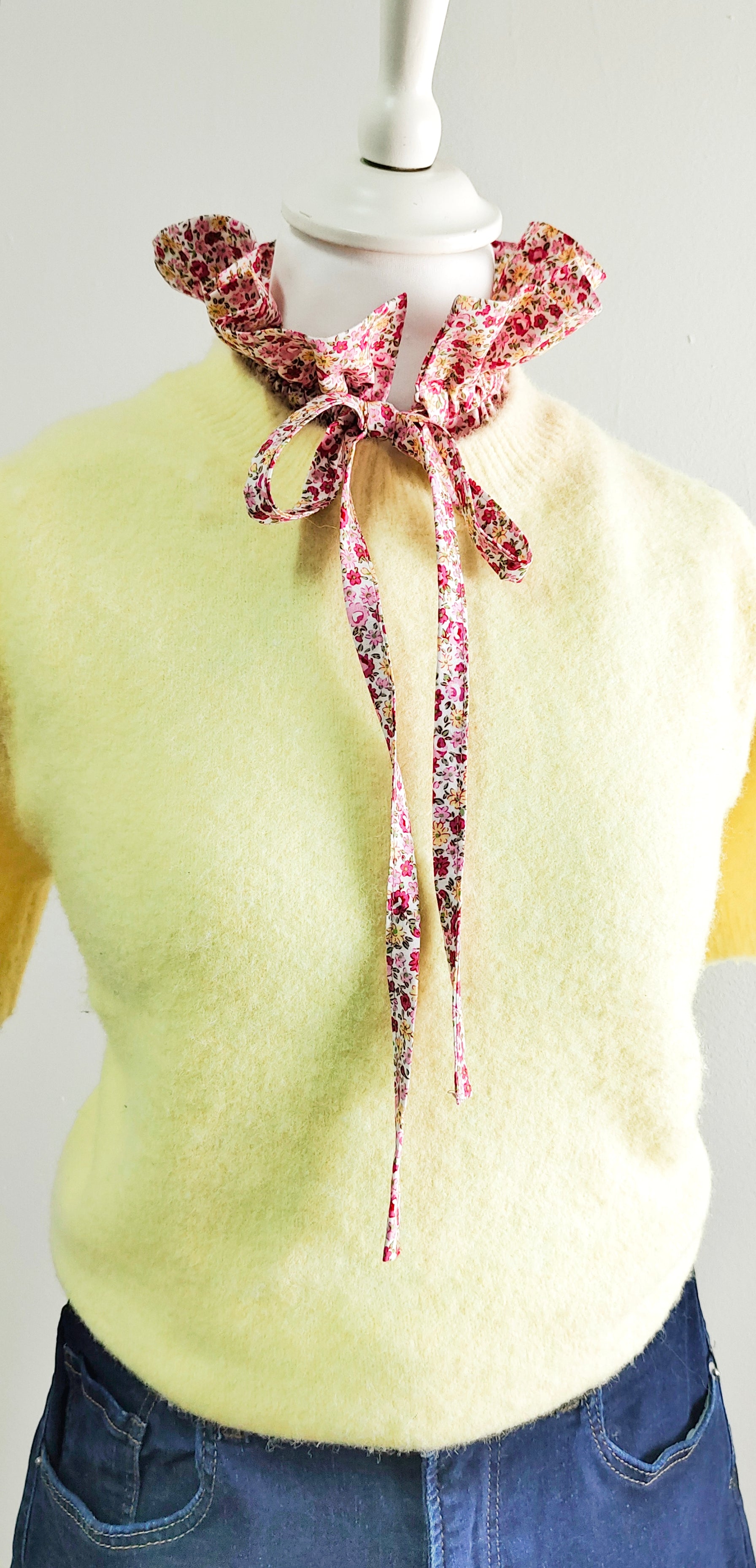 Funnelneck - gerüschter Jabotkragen "JAIMY"