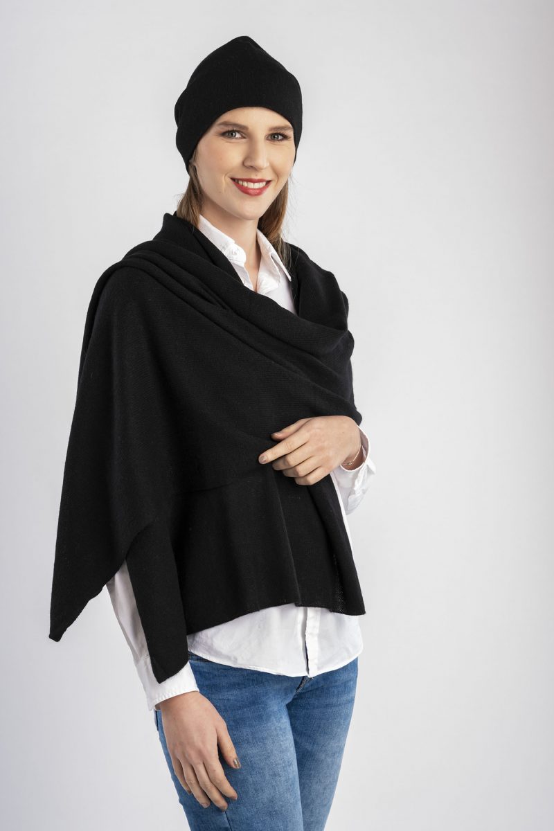 Kuscheliger warmer langer Schal aus 100% Cashmere in schwarz